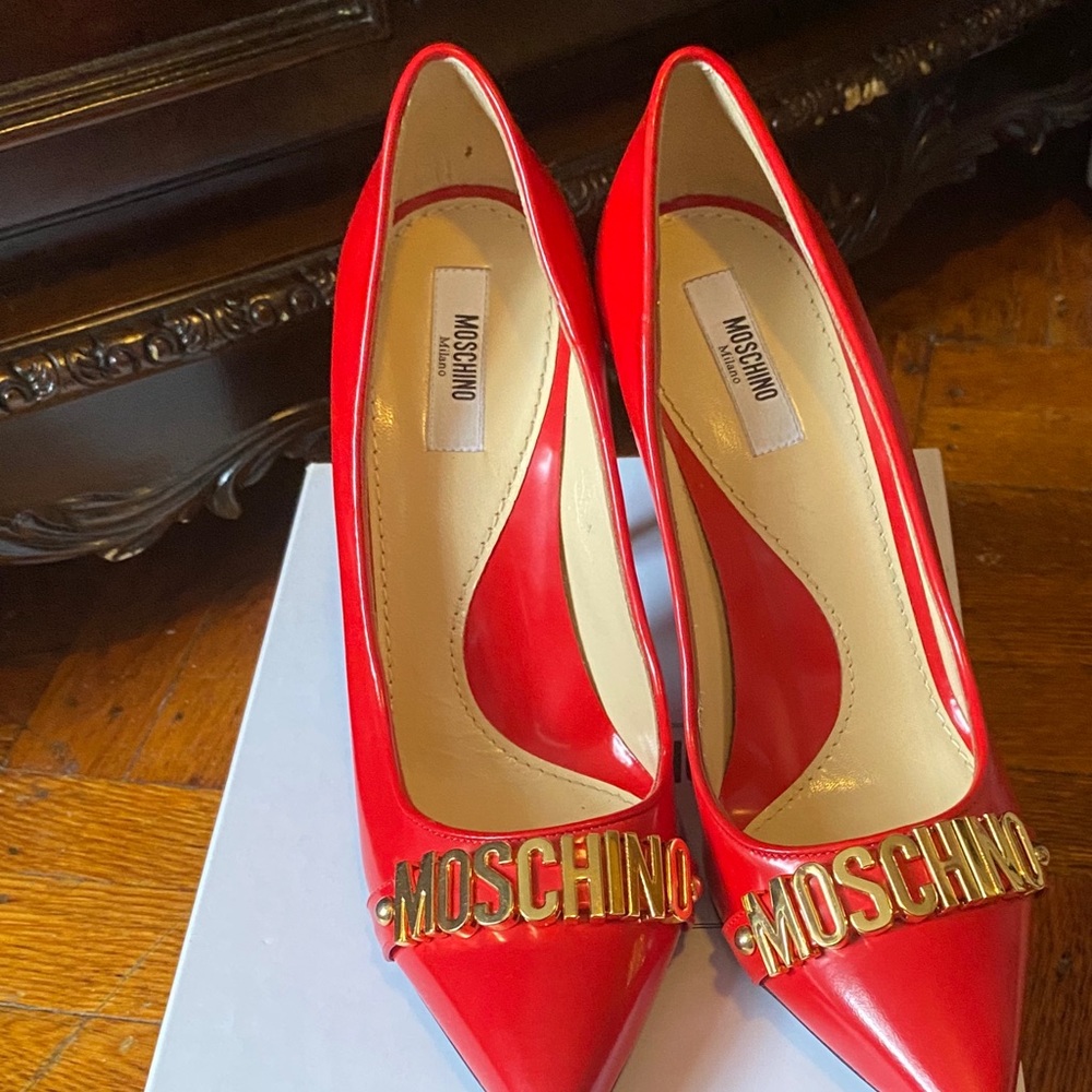 Moschino pumps
